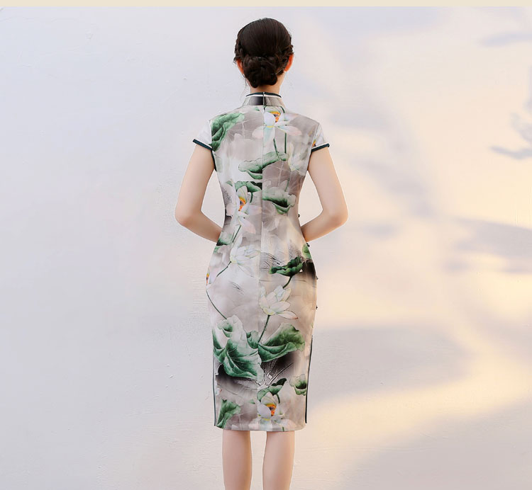 淡雅清蓮復古文藝短袖蠶絲旗袍裙