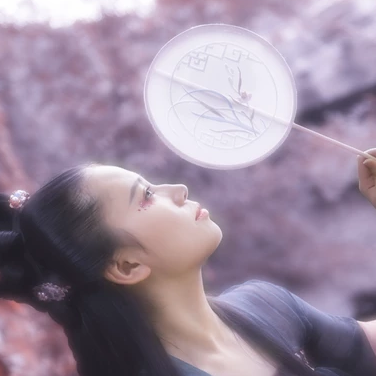 紫色文藝女生頭像，唯美古風真人頭像