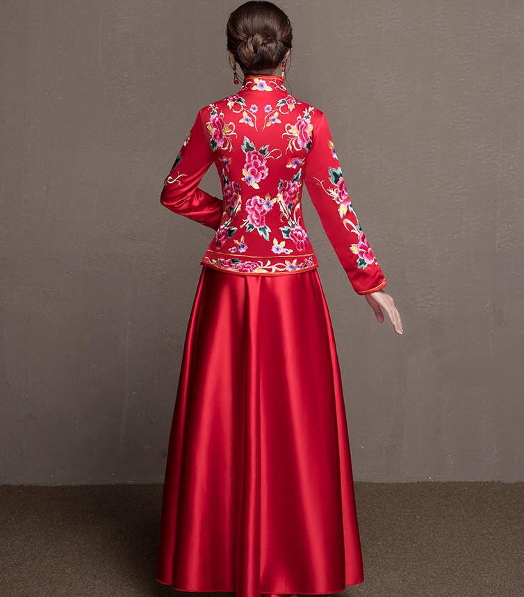 牡丹花新娘結(jié)婚禮服，金風(fēng)裙擺中式禮服