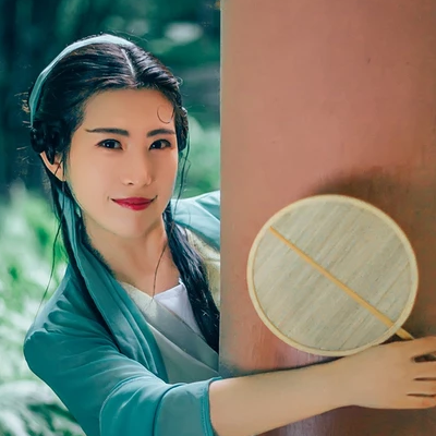 青青帶團扇女生頭像，唯美古風真人頭像