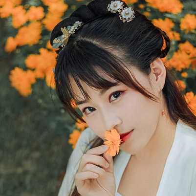 秋菊花香女生頭像，唯美古風(fēng)真人頭像