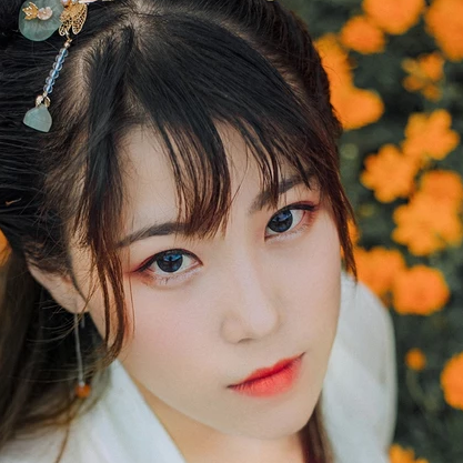 秋菊花香女生頭像，唯美古風(fēng)真人頭像