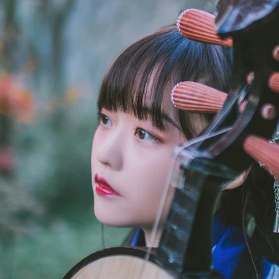 文藝彈琵琶女生頭像，唯美古風(fēng)真人頭像
