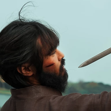 霸氣男生打架帶兵器頭像，唯美古風(fēng)真人頭像