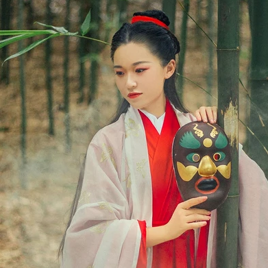 紅衣帶面具扇女生頭像，唯美古風(fēng)真人頭像