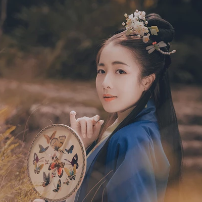 云鶴漢服帶傘頭像，唯美古風(fēng)真人頭像