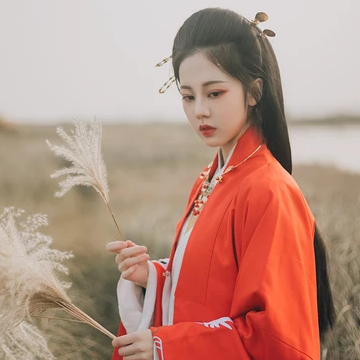 紅衣蒹葭帶傘頭像，唯美古風(fēng)真人頭像