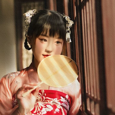 小清新粉衣帶團(tuán)扇女生頭像，唯美古風(fēng)真人頭像