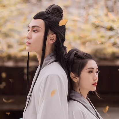 銀杏樹下情侶頭像，唯美古風(fēng)真人頭像