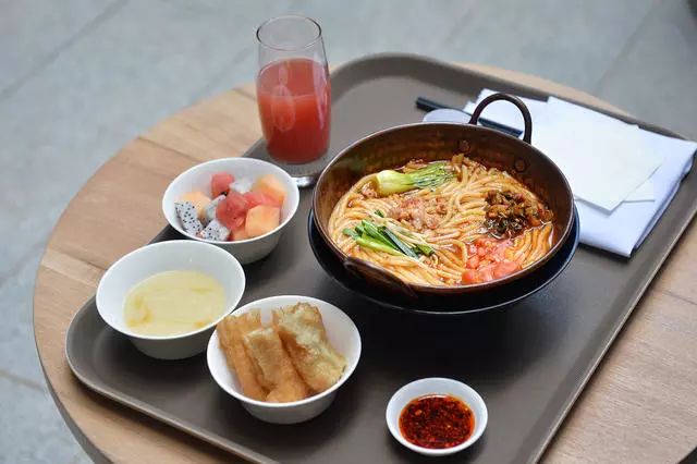 杭州·秀酒店，像上世紀(jì)劇場(chǎng)上演一場(chǎng)故事