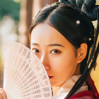 紅紗帶折扇女文藝生頭像，唯美古風(fēng)真人頭像
