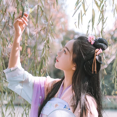 高貴紫衣紅紗帶傘女生頭像，唯美古風(fēng)真人頭像