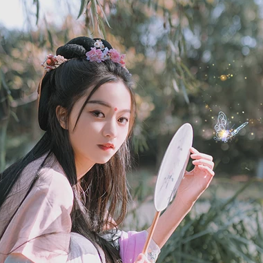 高貴紫衣紅紗帶傘女生頭像，唯美古風(fēng)真人頭像