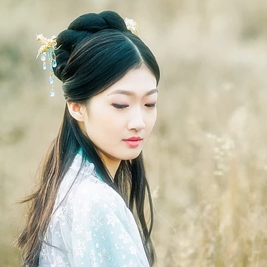 淡藍(lán)色文藝女生頭像，唯美古風(fēng)真人頭像