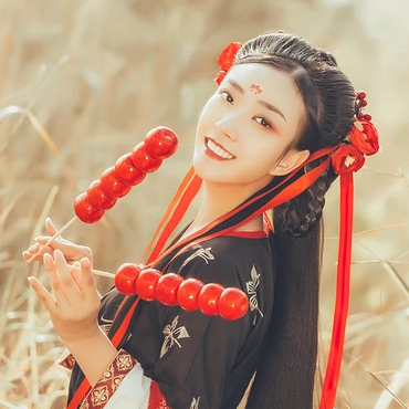 紅妝帶紅傘女生頭像，唯美古風(fēng)真人頭像