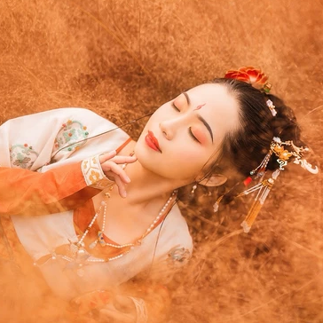 嬌艷文藝女生頭像，唯美古風(fēng)真人頭像