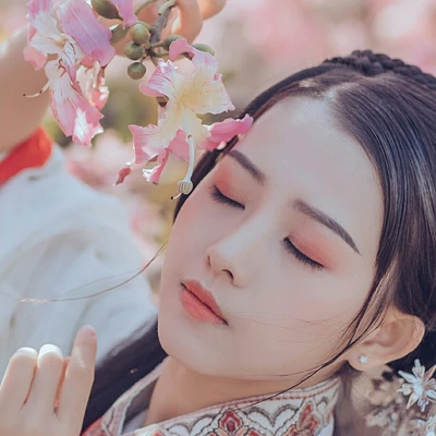 粉色木棉花少女頭像，唯美古風(fēng)真人頭像