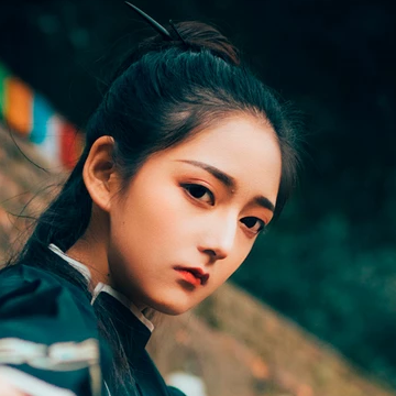 霸氣帶兵器俠客女生頭像，唯美古風(fēng)真人頭像