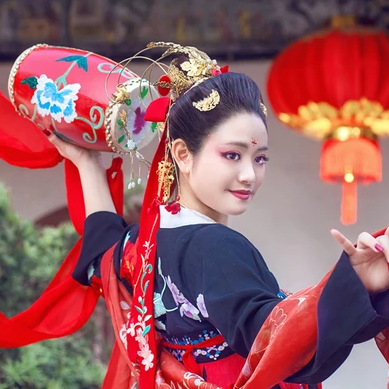 嬌艷紅色帶傘女生頭像，唯美古風(fēng)真人頭像