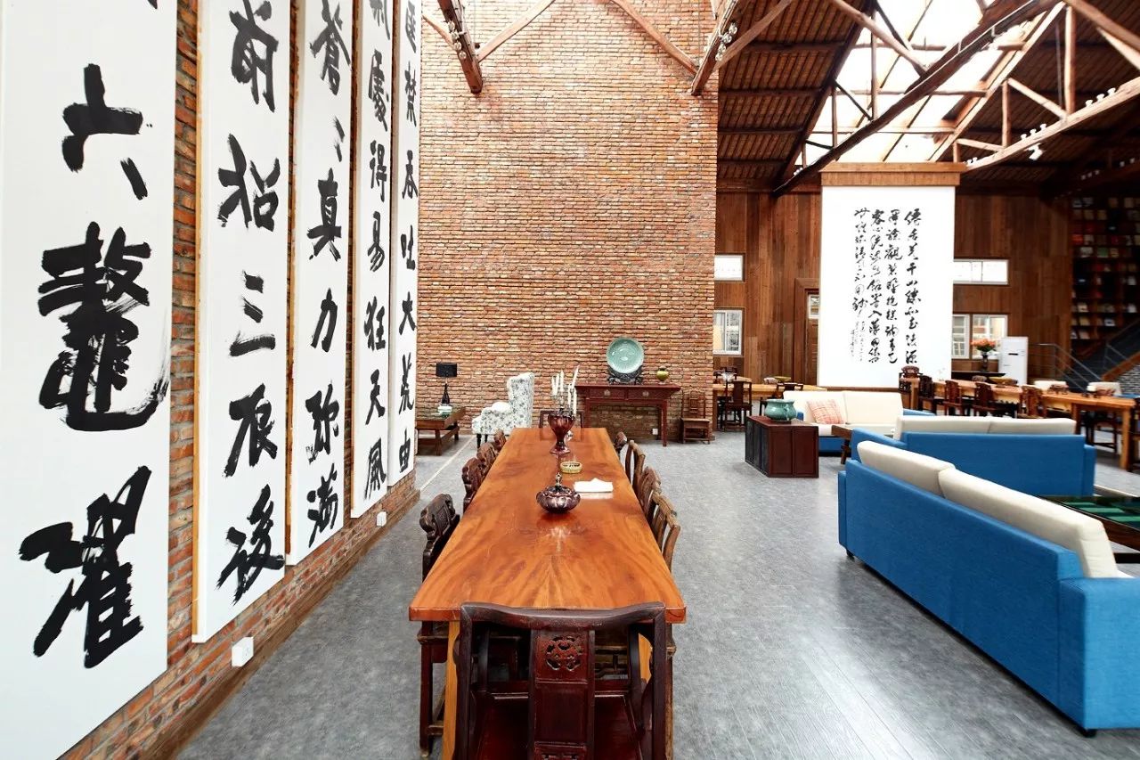 讓時(shí)光和經(jīng)歷變成一本書(shū)：中國(guó)首家圖書(shū)館民宿