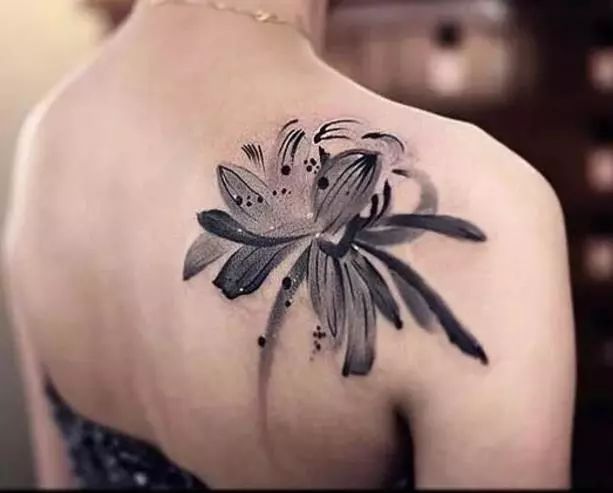 水墨人體彩繪藝術(shù)，傳統(tǒng)國(guó)畫(huà)與時(shí)尚刺青的融合