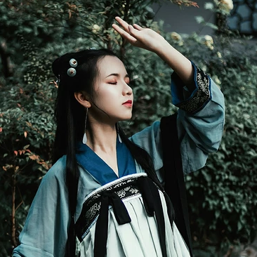 古典淡雅帶團(tuán)扇頭像，唯美古風(fēng)真人頭像