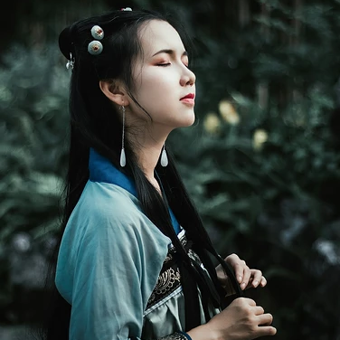 古典淡雅帶團(tuán)扇頭像，唯美古風(fēng)真人頭像