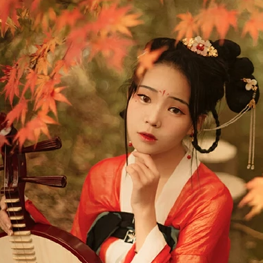 楓葉秋意文藝女生頭像，唯美古風真人頭像