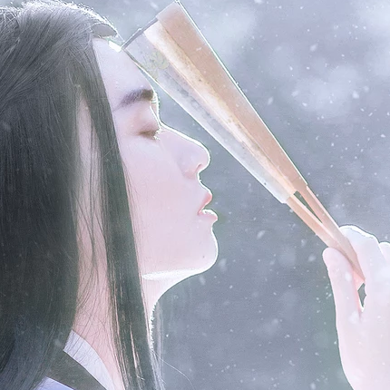 雪景翩翩公子帶折扇頭像，唯美古風(fēng)真人頭像