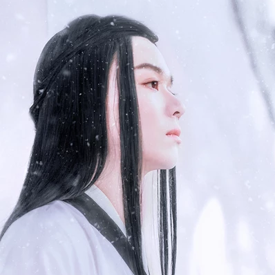 雪景翩翩公子帶折扇頭像，唯美古風(fēng)真人頭像