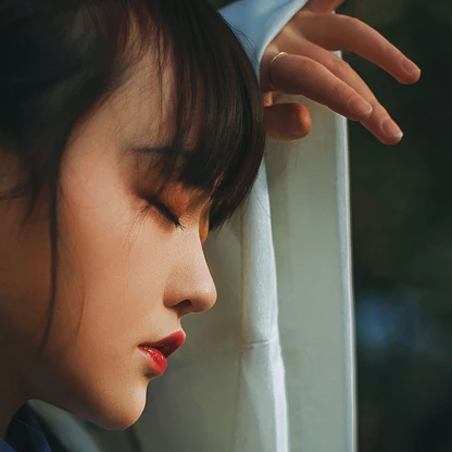 文藝帶樂器女生頭像，唯美古風(fēng)真人頭像