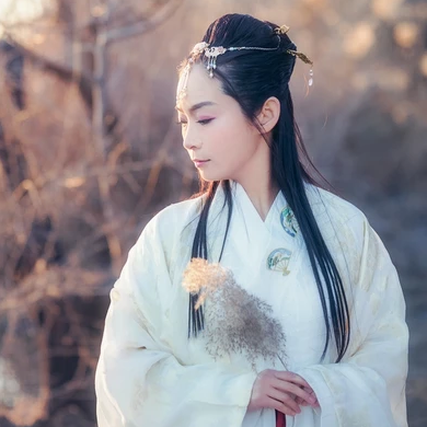 文藝帶笛子女生頭像，唯美古風(fēng)真人頭像