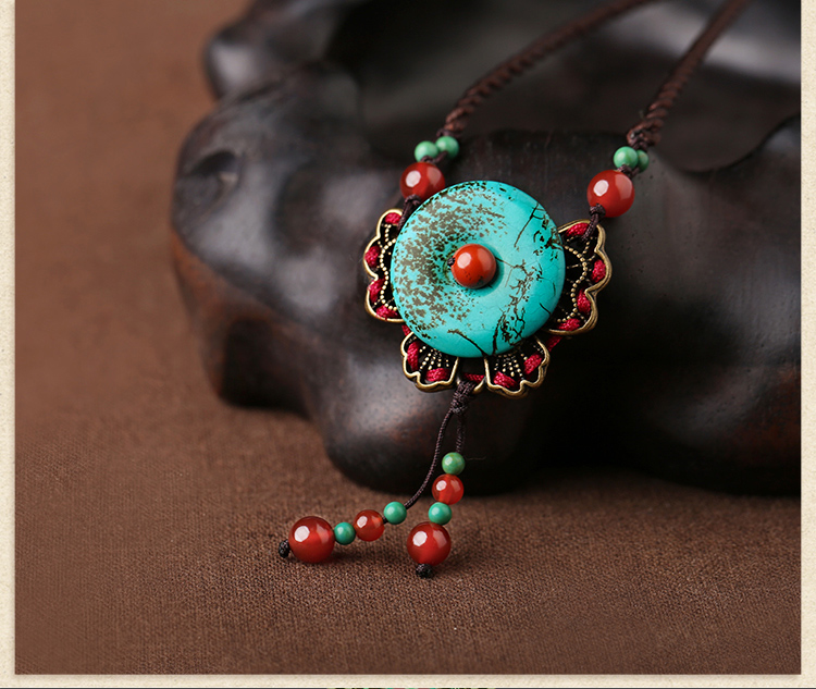 復(fù)古云南鎖骨鏈松石平安扣項鏈?zhǔn)罪? src="/shige/d/file/bigpic/190404/04/13-1P102112H6-52.jpg" / data-Fowq="GCHosl"><br / data-zMq8="uGNgS1">
	<img alt=