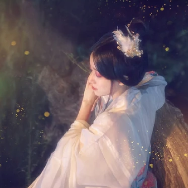 流螢白衣提燈少女頭像，唯美古風真人頭像