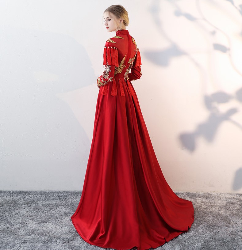 時(shí)尚酒紅色中式禮服，流蘇古典新娘禮服