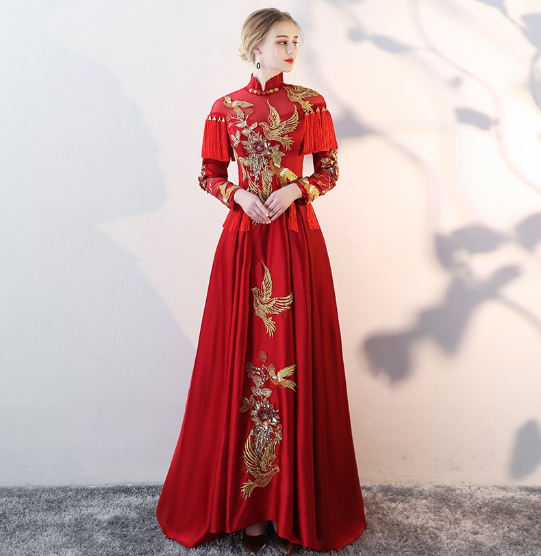 時(shí)尚酒紅色中式禮服，流蘇古典新娘禮服