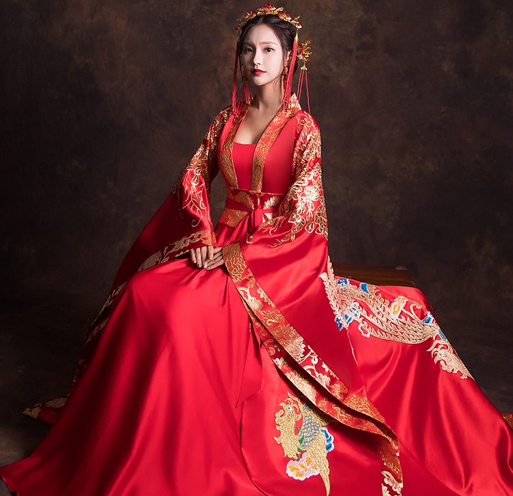 漢服新娘結(jié)婚禮服，奢華大氣中式禮服