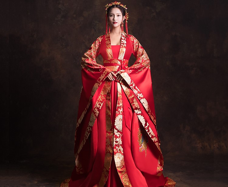 漢服新娘結(jié)婚禮服，奢華大氣中式禮服