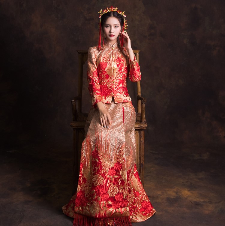 古典新娘結(jié)婚禮服，喜悅花朵中式禮服