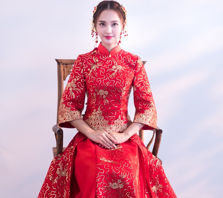 金色蕾絲花朵新娘禮服，唯美秀禾中式禮服