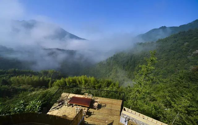 過(guò)云山居·長(zhǎng)丘田，躺在浴缸里摘朵云