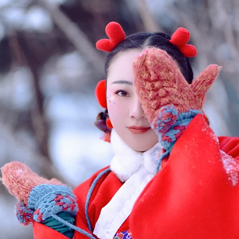 雪景俏皮可愛(ài)女生頭像，唯美古風(fēng)真人頭像