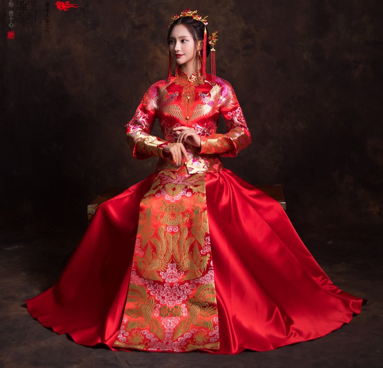 龍飛鳳舞中式禮服，奢華云錦新娘禮服