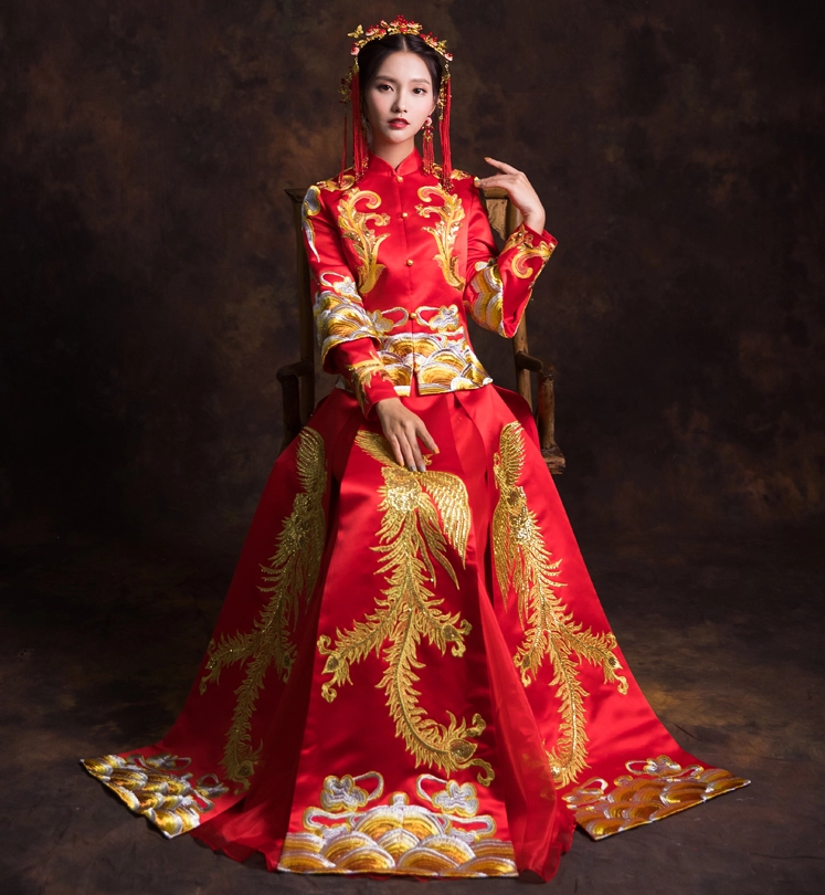 傳統(tǒng)吉祥中式禮服，奢華鳳凰新娘禮服