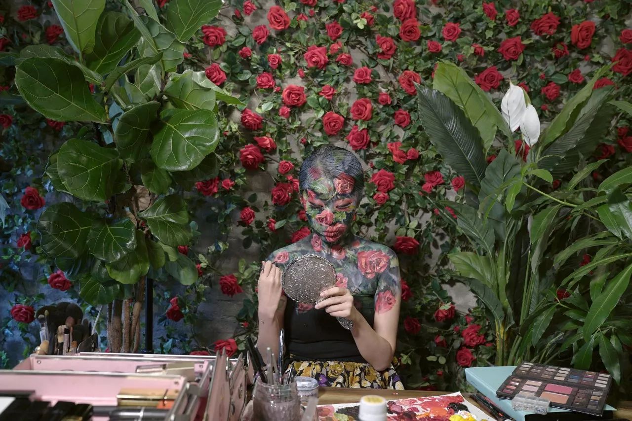 人體彩繪藝術(shù)：在皮膚上畫(huà)畫(huà)，美爆了!