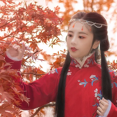 紅葉映霞女生頭像，唯美古風(fēng)真人頭像