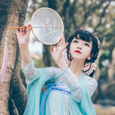 森林花仙子女生頭像，唯美古風真人頭像