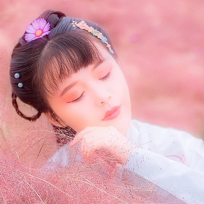 粉色帶團扇女生頭像，唯美古風(fēng)真人頭像