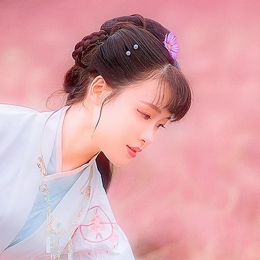 粉色帶團扇女生頭像，唯美古風(fēng)真人頭像