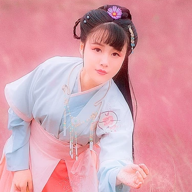 粉色帶團扇女生頭像，唯美古風(fēng)真人頭像